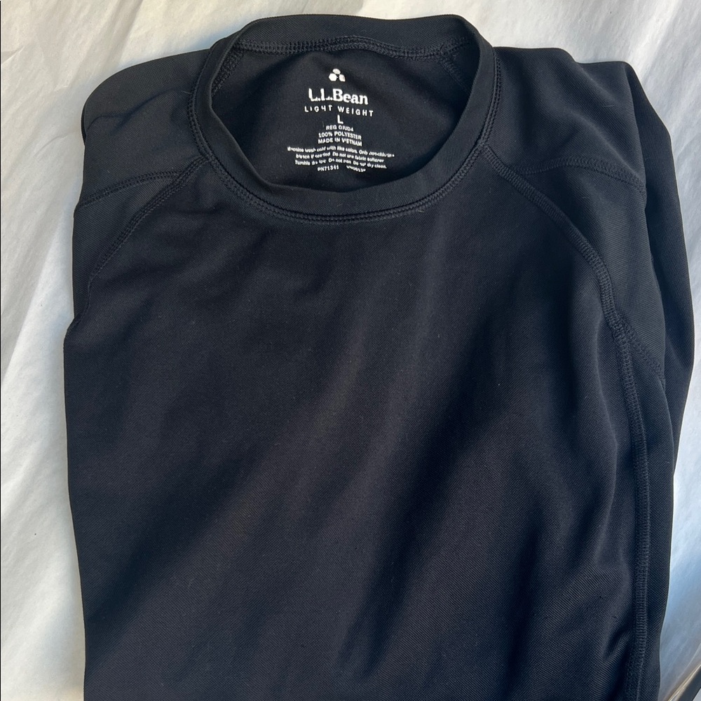 L.L. Bean Classic Black Performance outdoor layering Crewneck  Large